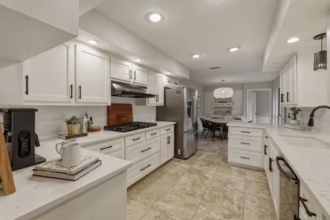 $929,900 | 9510 Hill View Drive, Dallas, TX 75231
