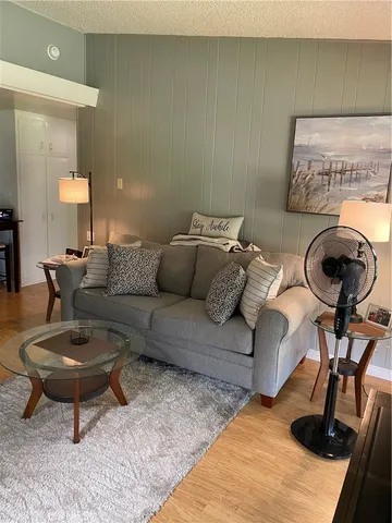 $309,000 | 13160 Nassau Drive, Unit 211H, Seal Beach, CA 90740