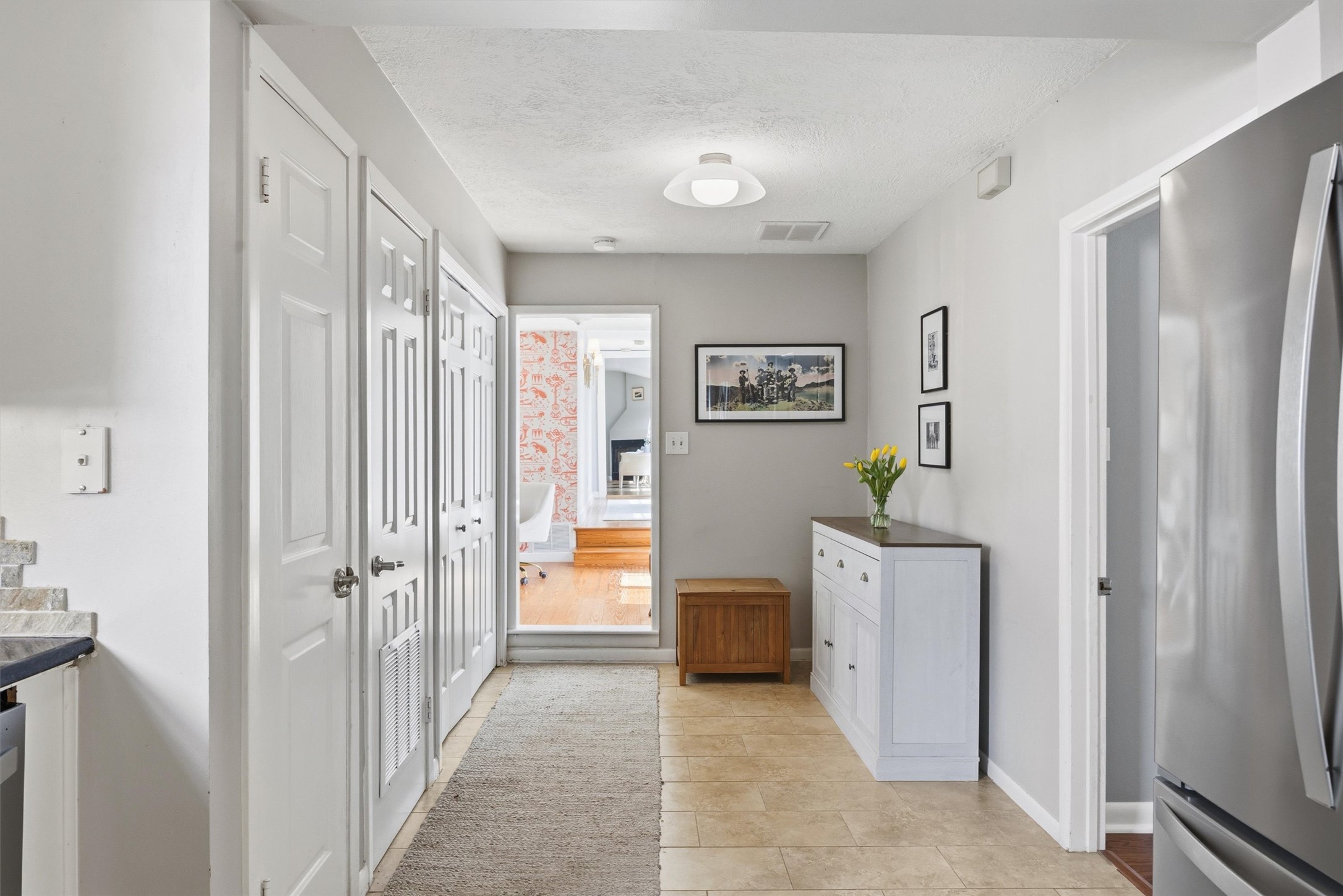 1507 Wethersfield Road Austin, TX 78703 - Photo 14 of 40 a view of a hallway with bathroom