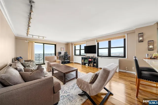 $3,500 | 7855 Boulevard East, Unit 28L, North Bergen, NJ 07047