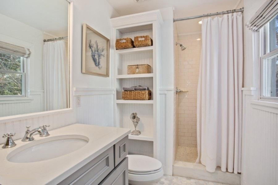 8317 West East Road Lakeside, MI 49128 - Photo 7 of 31 10_Bathroom