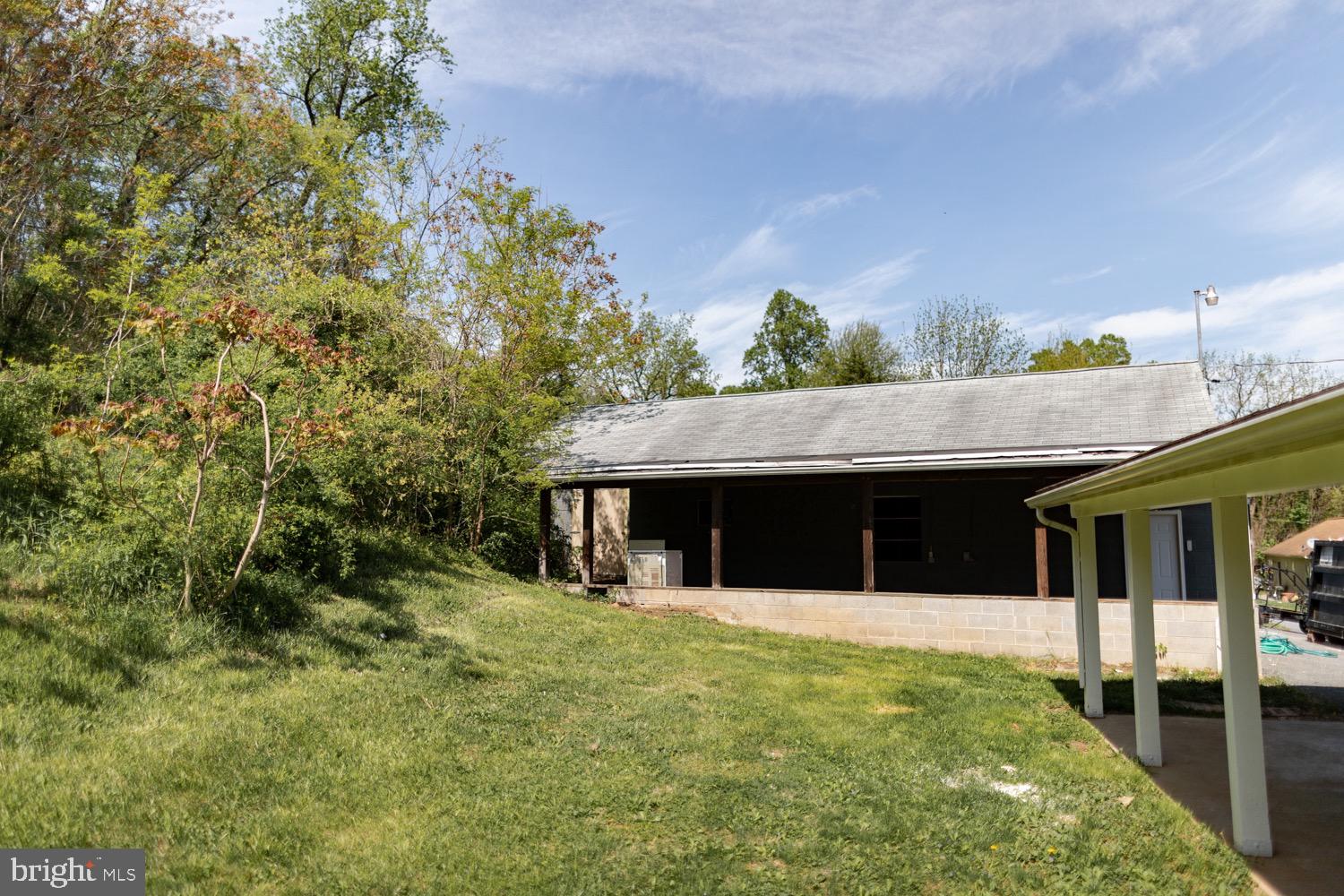 179 Creek Road Manchester, PA 17345 - Photo 15 of 32 Gallery Image 15