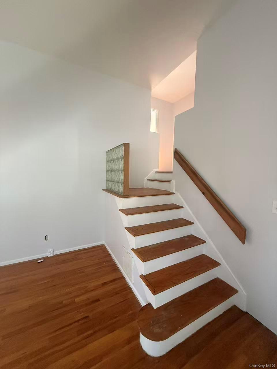 56 Convent Road Syosset, NY 11791 - Photo 4 of 14 Gallery Image 4