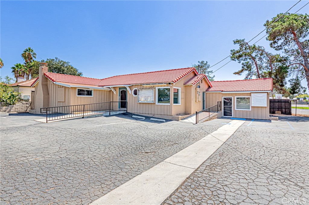 5430 Arlington Avenue Riverside, CA 92504 - Photo 3 of 31 Front Exterior