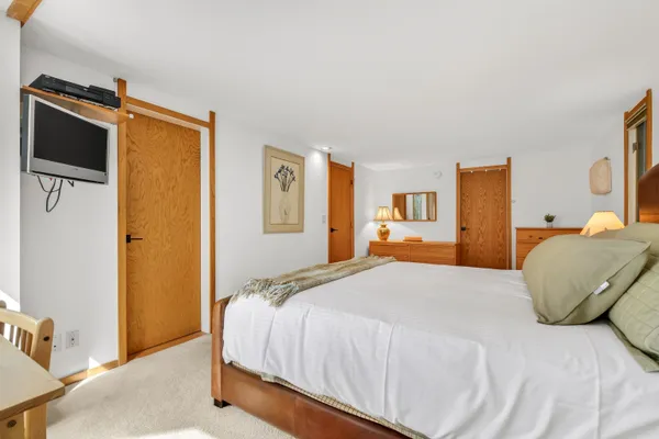 $815,000 | 74 Pond View Road, Winhall, VT 05340