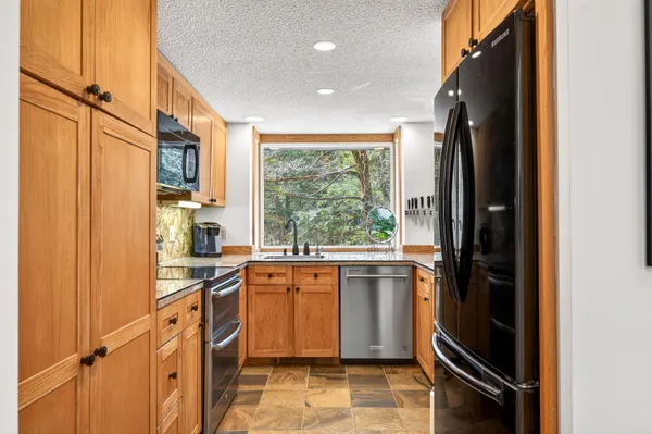 $815,000 | 74 Pond View Road, Winhall, VT 05340