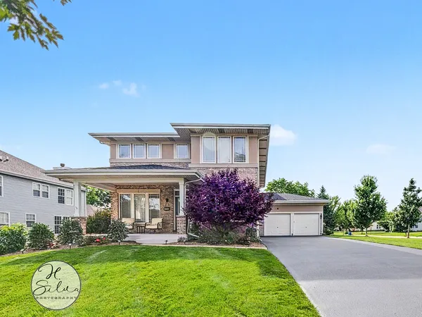 $589,900 | 1410 Grand Pointe Boulevard, West Dundee, IL 60118