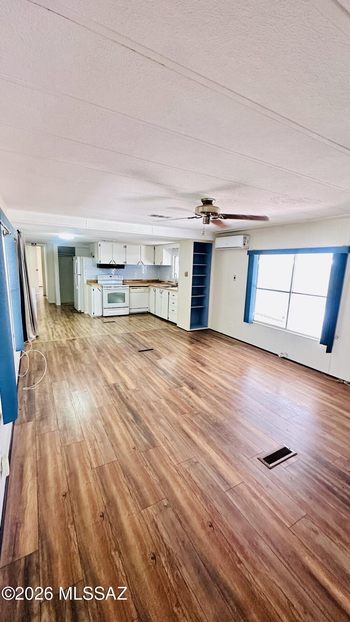 5000 East Grant Road, Unit 158 Tucson, AZ 85712 - Photo 8 of 14 frontroom-2
