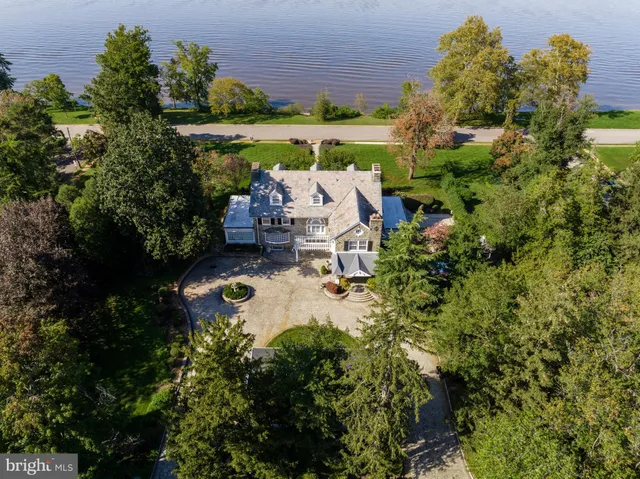 $995,000 | 815 Delaware Avenue, Delanco, NJ 08075