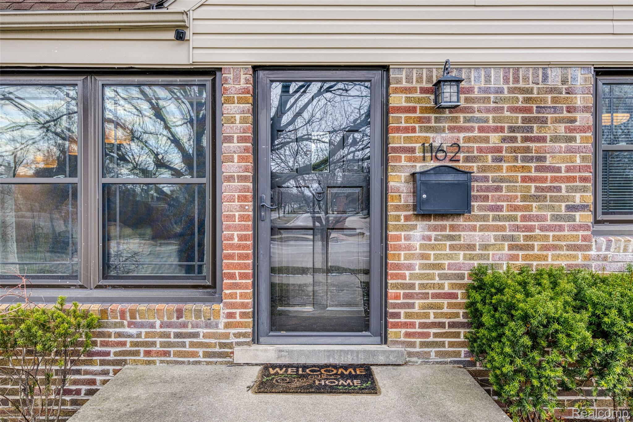 1162 West Eleven Mile Road Berkley, MI 48072 - Photo 7 of 33 image-8.jpg