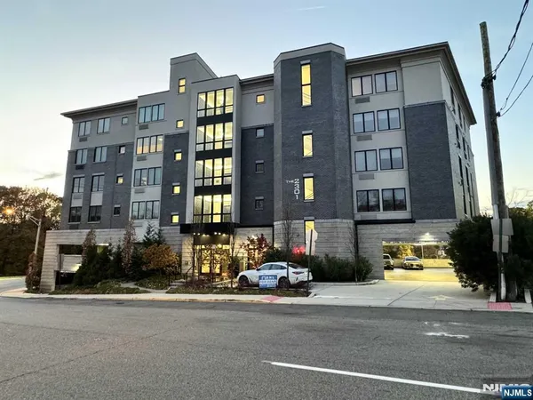 $2,775 | 2301 Lemoine Avenue, Unit 502, Fort Lee, NJ 07024