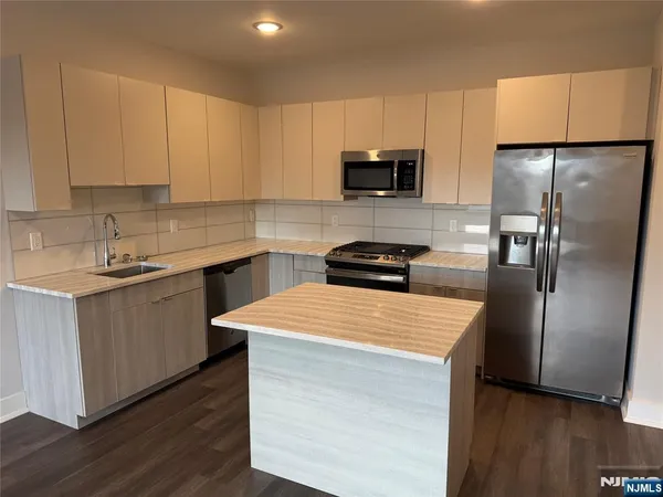 $2,775 | 2301 Lemoine Avenue, Unit 502, Fort Lee, NJ 07024