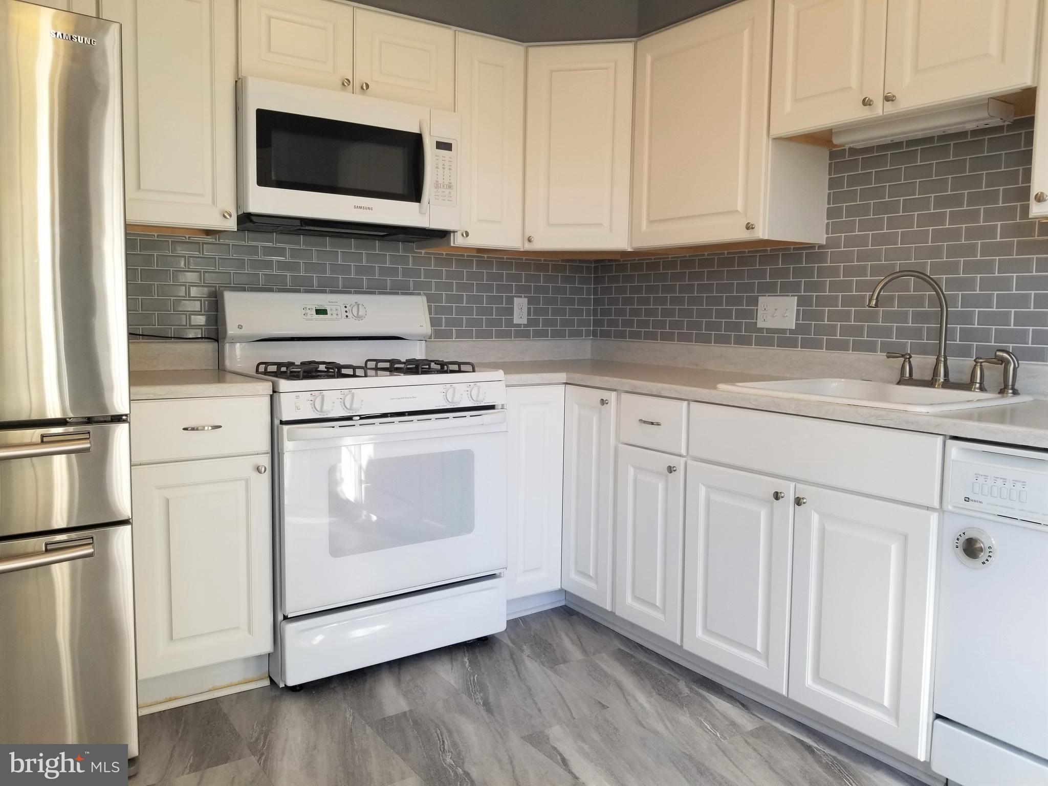 20 Riesling Court Marlton, NJ 08053 - Photo 3 of 56 Gallery Image 3