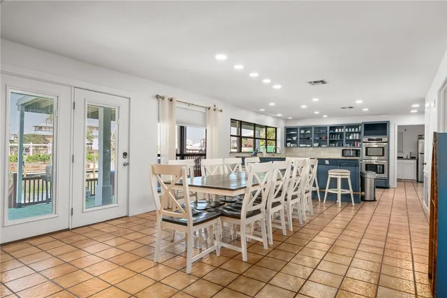 $1,250,000 | 214 Bayview Drive, City by the Sea, TX 78336