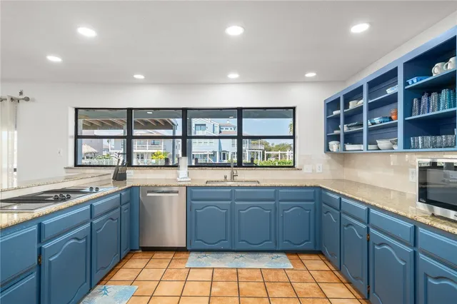 $1,250,000 | 214 Bayview Drive, City by the Sea, TX 78336