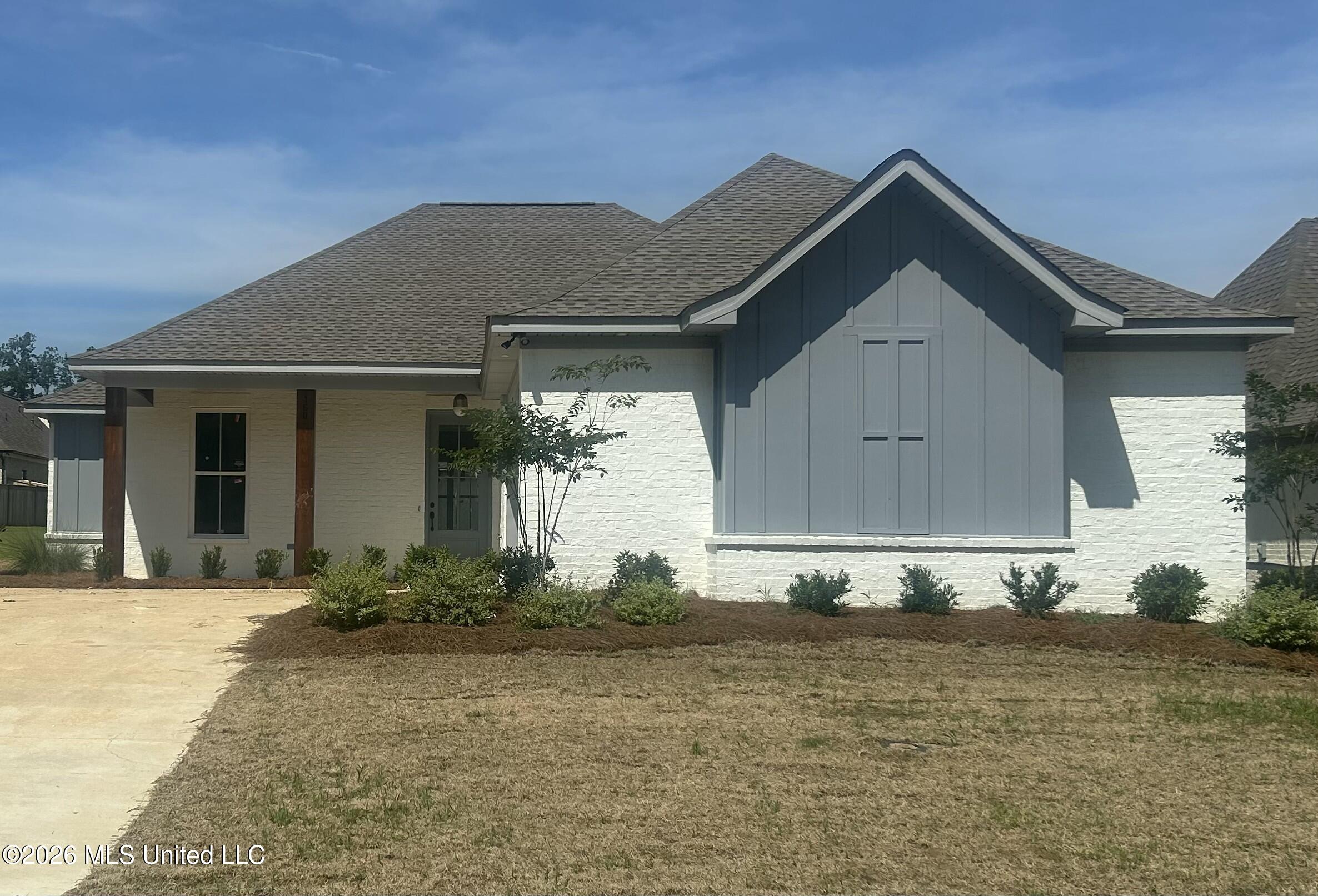 160 Bronson Bend Flowood, MS 39232 - Photo 3 of 20 IMG_5549