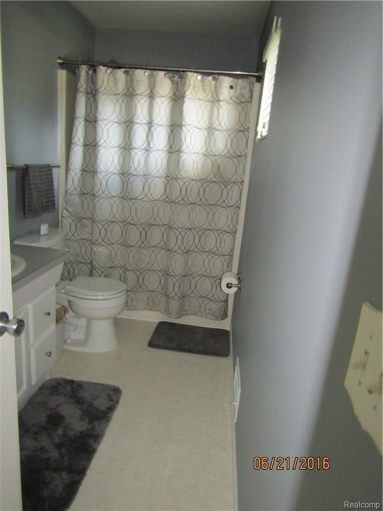 4622 Orvis Road Newport, MI 48166 - Photo 9 of 55 Main Level Bath