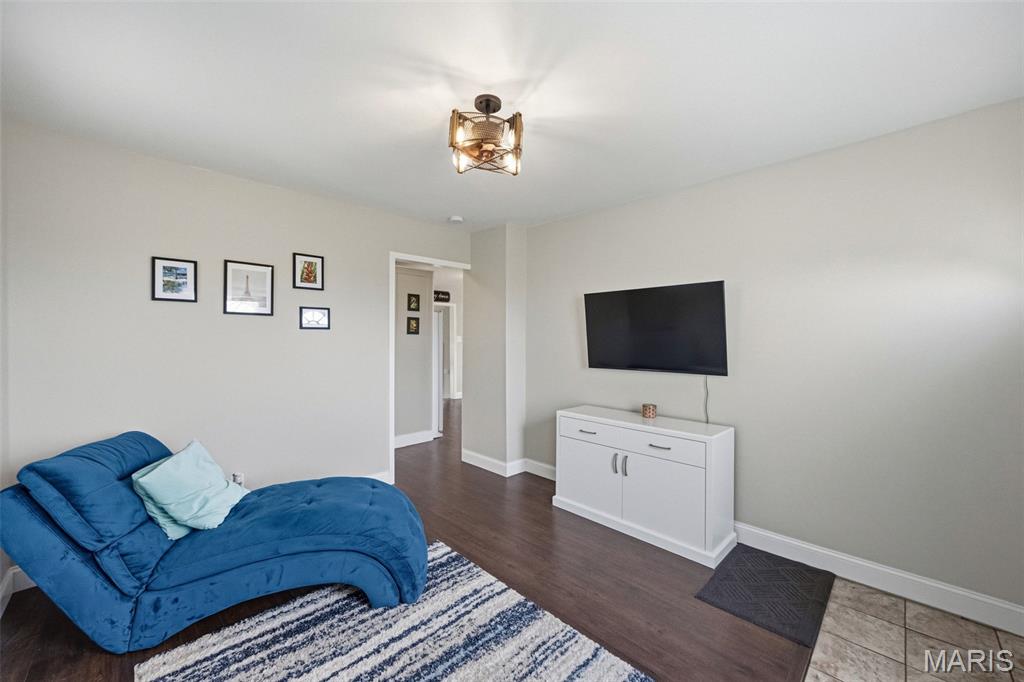 3986 Neosho Street St. Louis, MO 63116 - Photo 4 of 24