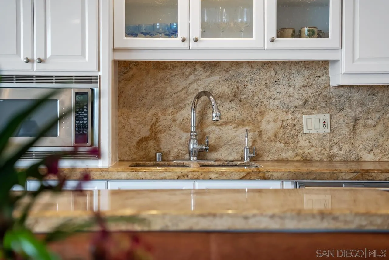 1219 Coast Boulevard, Unit 5 La Jolla, CA 92037 - Photo 7 of 31