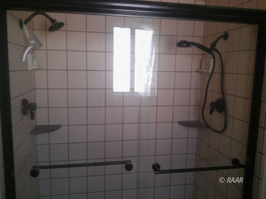 812 Bryann Street Ridgecrest, CA 93555 - Photo 16 of 34 a bathroom with a shower