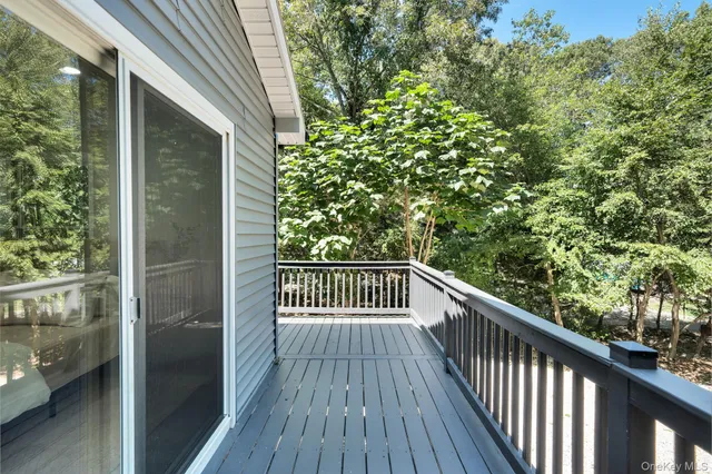 $1,099,000 | 644 A Bread And Cheese Hollow Road, Northport, NY 11768