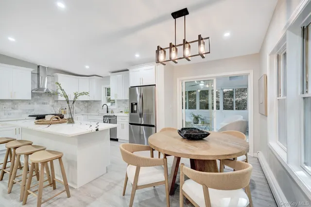 $1,099,000 | 644 A Bread And Cheese Hollow Road, Northport, NY 11768