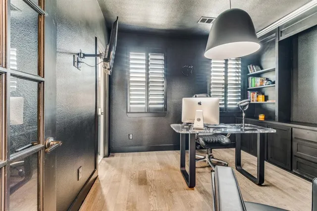 $4,050 | 2537 El Camino Lane, Dallas, TX 75212