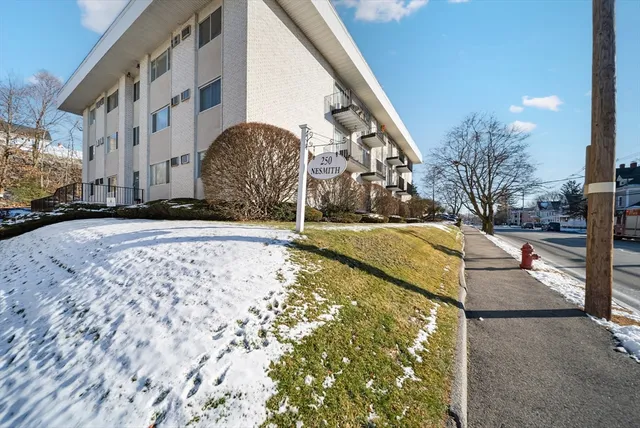 $279,900 | 250 Nesmith Street, Unit A5, Lowell, MA 01852