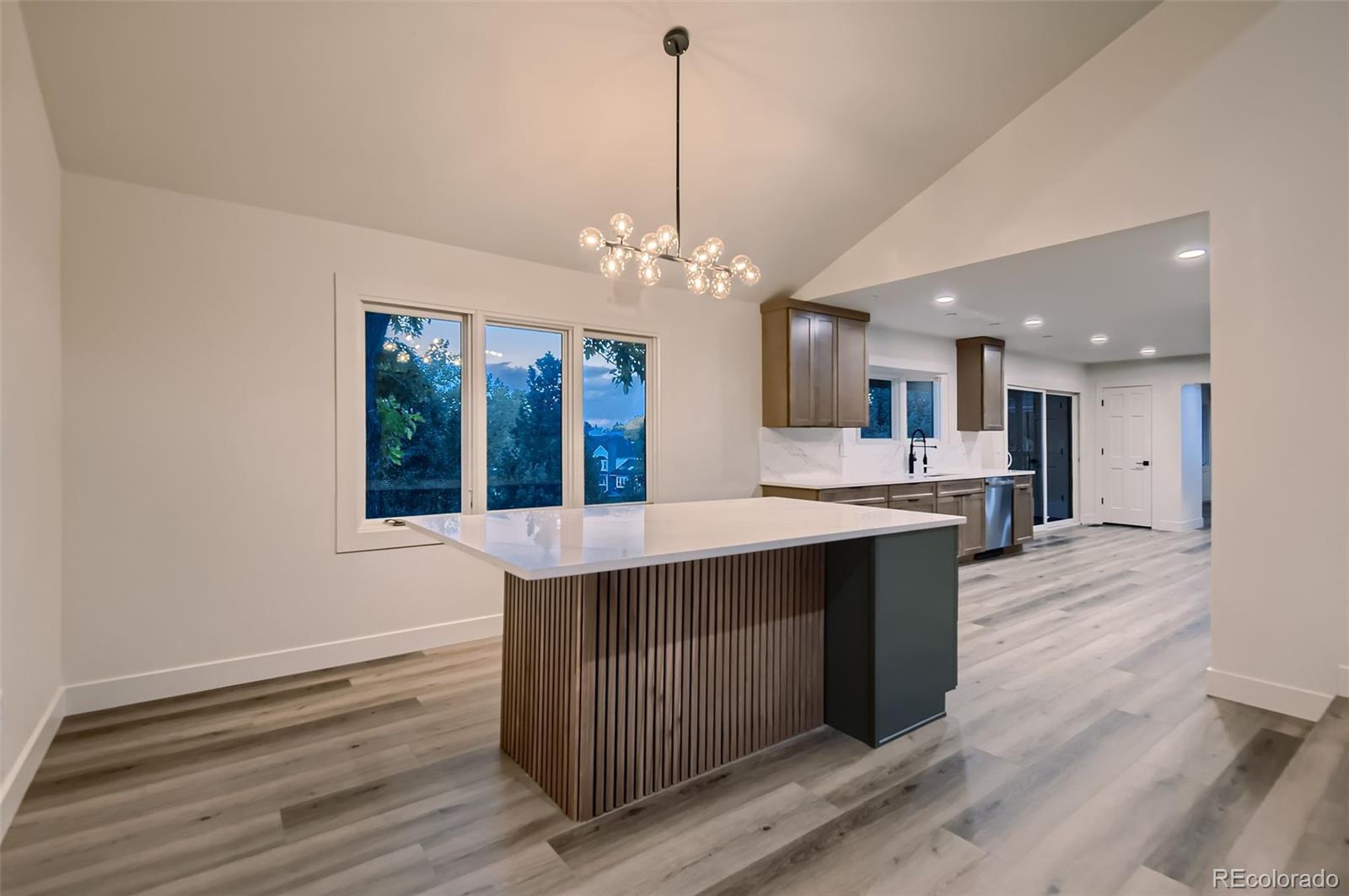 7635 South Cook Way Centennial, CO 80122 - Photo 3 of 33