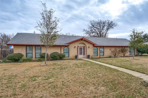 $550,000 | 206 Edgewood Drive, Highland Village, TX 75077