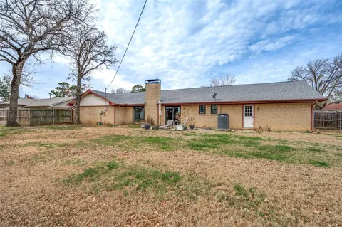 $550,000 | 206 Edgewood Drive, Highland Village, TX 75077