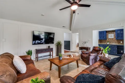 $550,000 | 206 Edgewood Drive, Highland Village, TX 75077