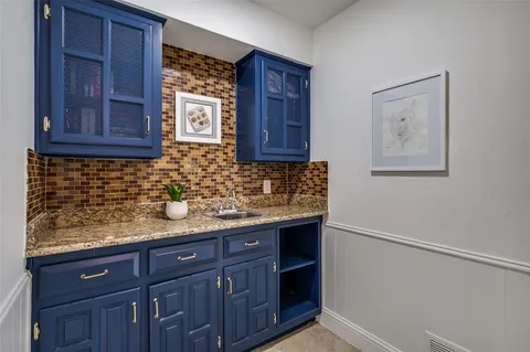 $550,000 | 206 Edgewood Drive, Highland Village, TX 75077