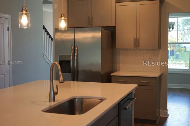 $587,000 | 6 Stone Hearth Court, Bluffton, SC 29909