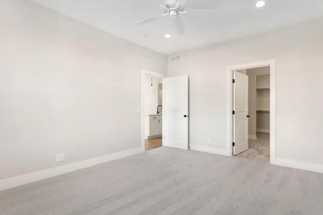 $429,900 | 11905 Smithfield Drive, Holland, MI 49424