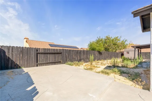 $3,500 | 4225 Saddleback Road, Palmdale, CA 93552