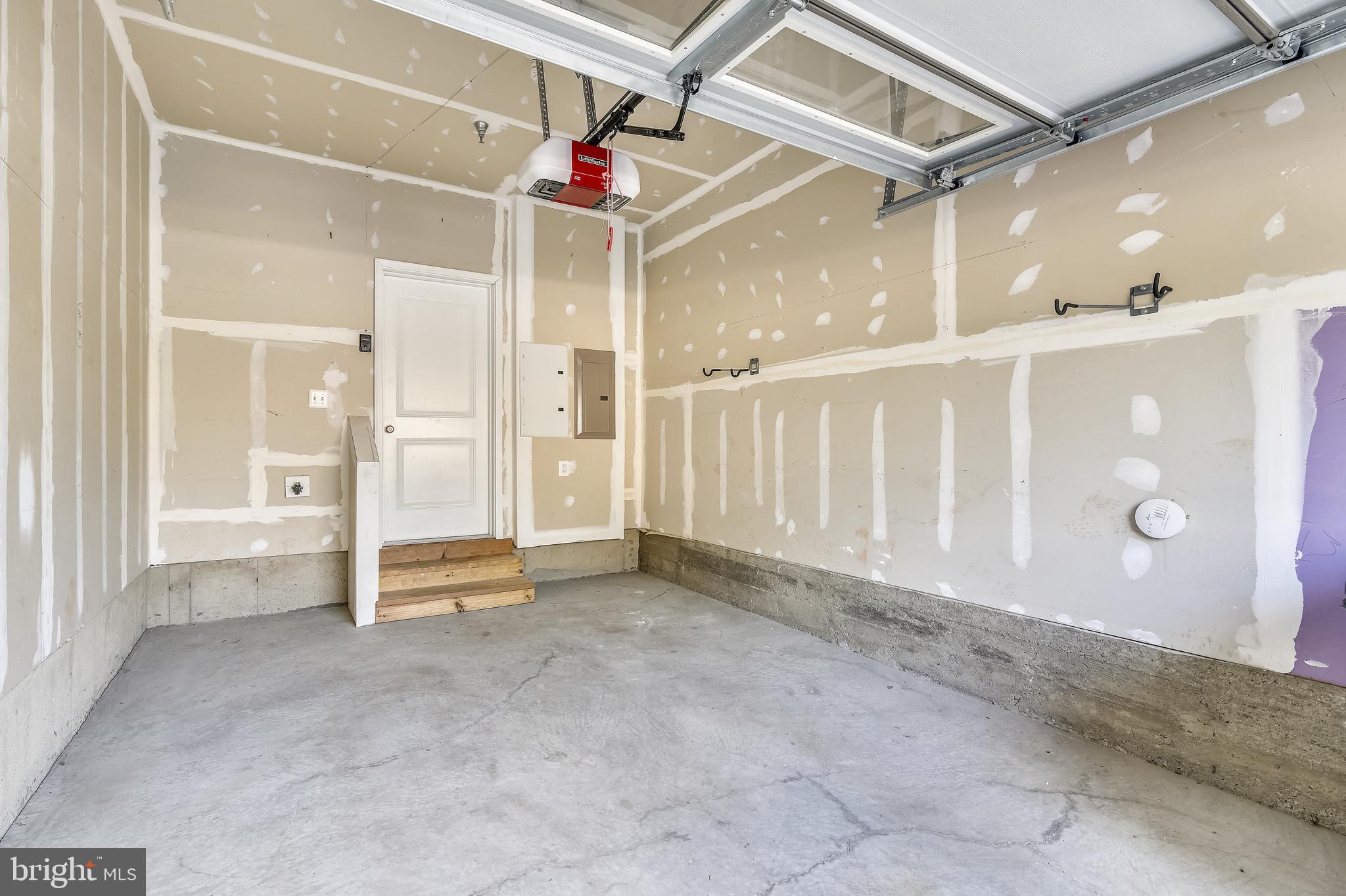 1508 Ribbon Limestone Terrace Southeast Leesburg, VA 20175 - Photo 11 of 79 1 Car Garage