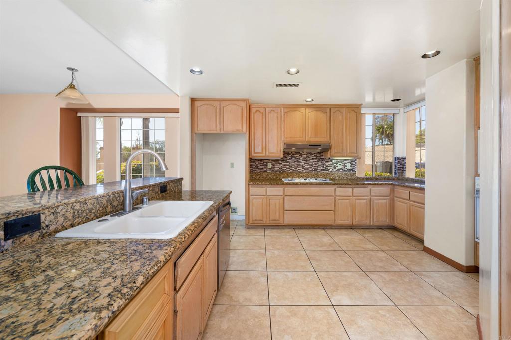 3347 Armagosa Way Jamul, CA 91935 - Photo 9 of 25