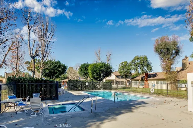 $825,000 | 1709 Park Glen Circle, Unit D, Santa Ana, CA 92706