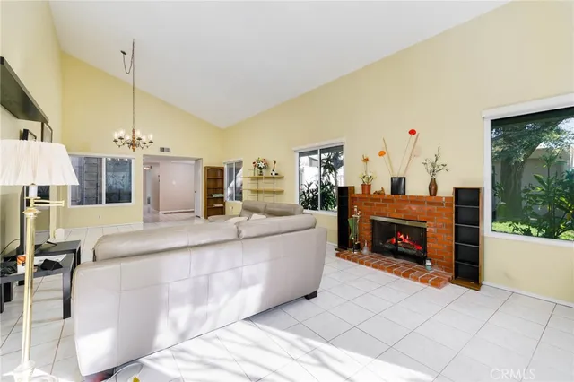 $825,000 | 1709 Park Glen Circle, Unit D, Santa Ana, CA 92706