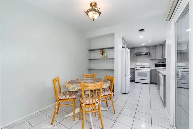 $825,000 | 1709 Park Glen Circle, Unit D, Santa Ana, CA 92706