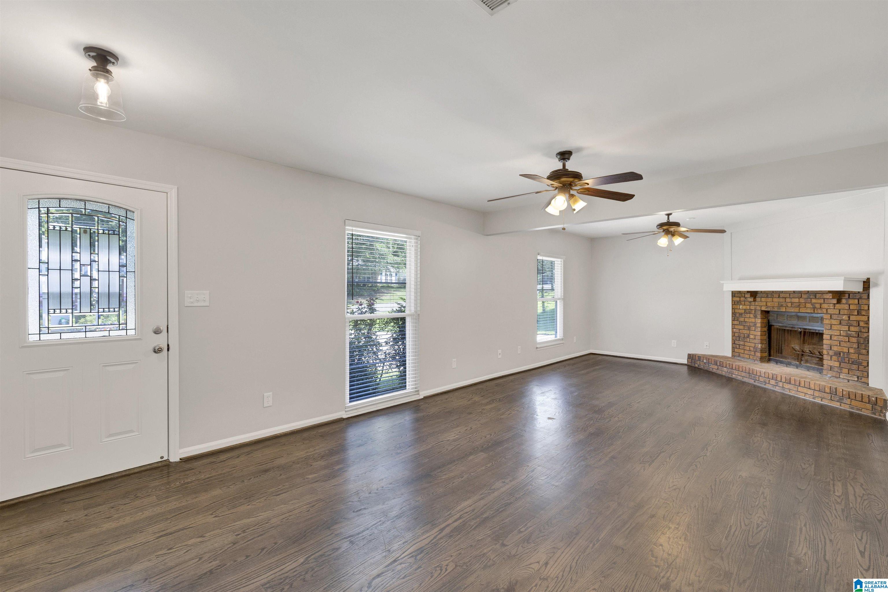 548 Creekview Drive Pelham, AL 35124 - Photo 8 of 44