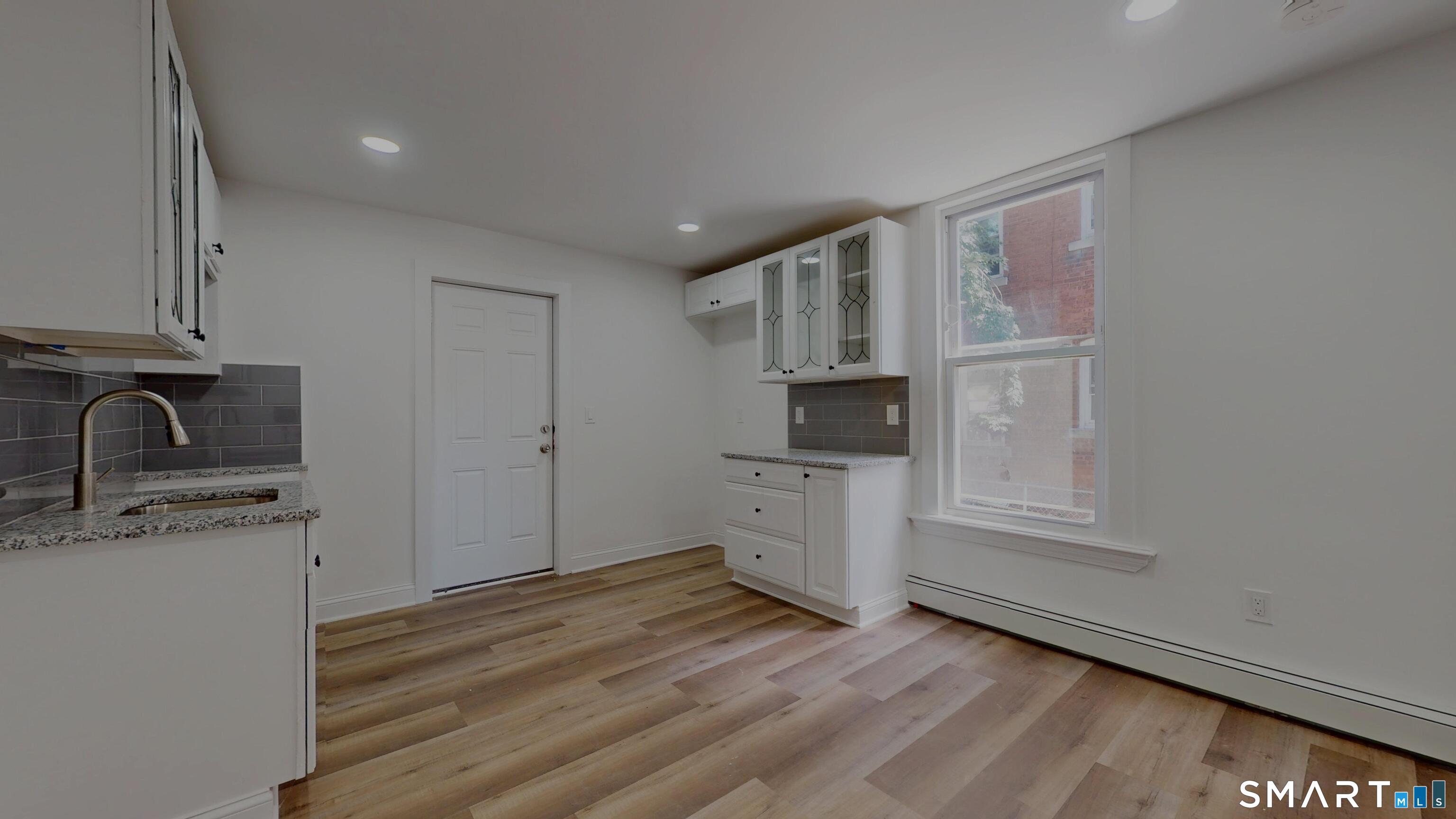 24 Bond Street Hartford, CT 06114 - Photo 4 of 24
