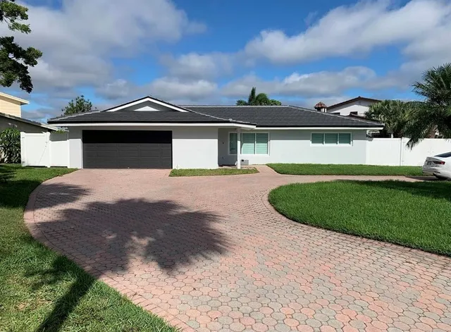 $5,300 | 1359 40th Avenue Northeast, St. Petersburg, FL 33703