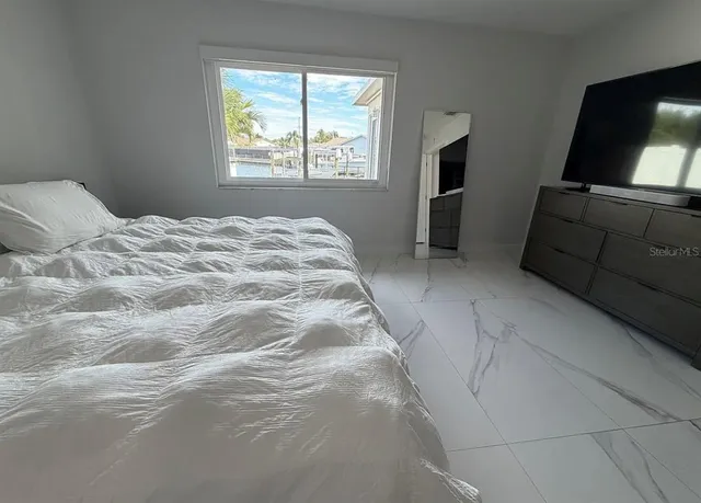 $5,300 | 1359 40th Avenue Northeast, St. Petersburg, FL 33703