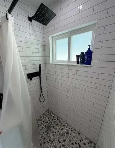 $5,300 | 1359 40th Avenue Northeast, St. Petersburg, FL 33703