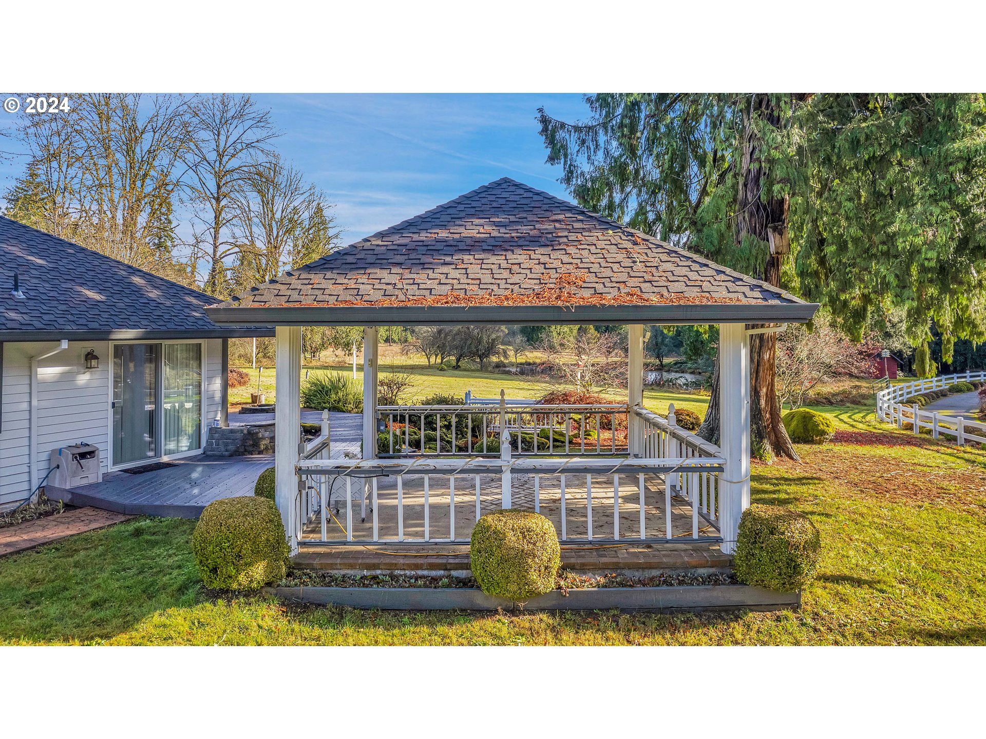 38651 Southeast Serban Road Sandy, OR 97055 - Photo 5 of 46 a picture of a table and chairs in patio