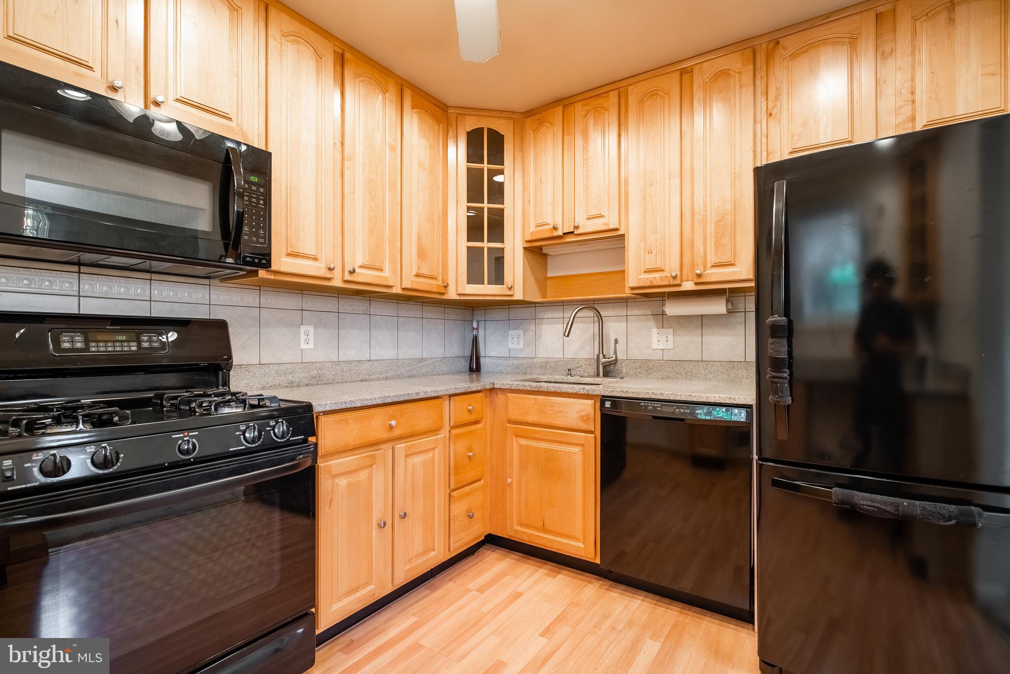 239 Hannes Street Silver Spring, MD 20901 - Photo 3 of 39