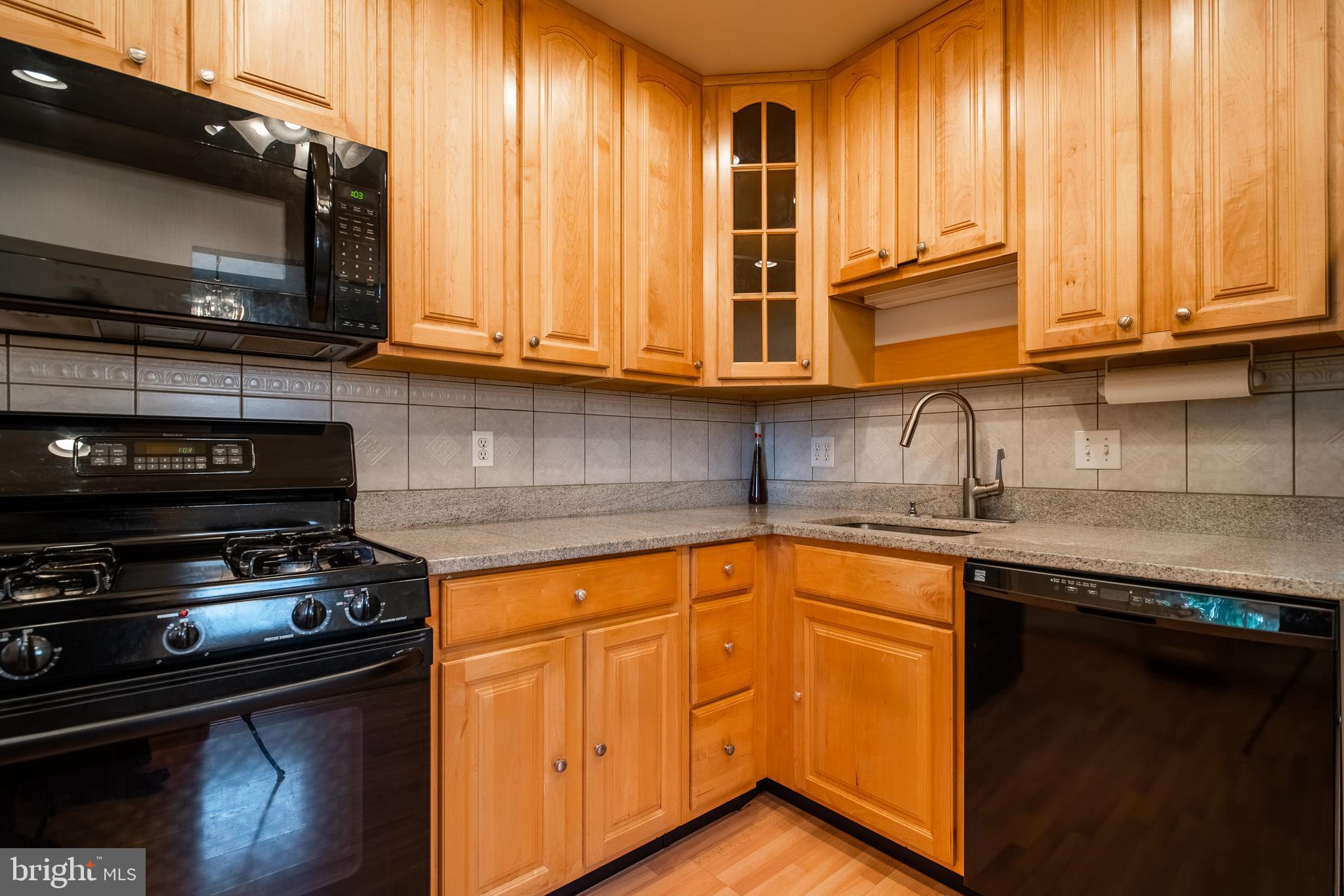 239 Hannes Street Silver Spring, MD 20901 - Photo 4 of 39