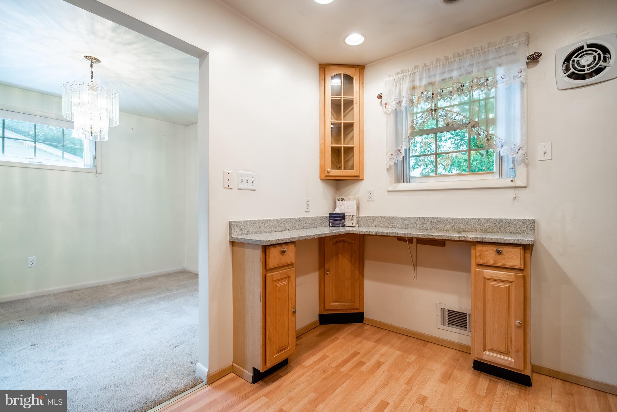 239 Hannes Street Silver Spring, MD 20901 - Photo 7 of 39